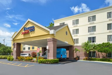 About Fairfield Inn Orlando Airport 